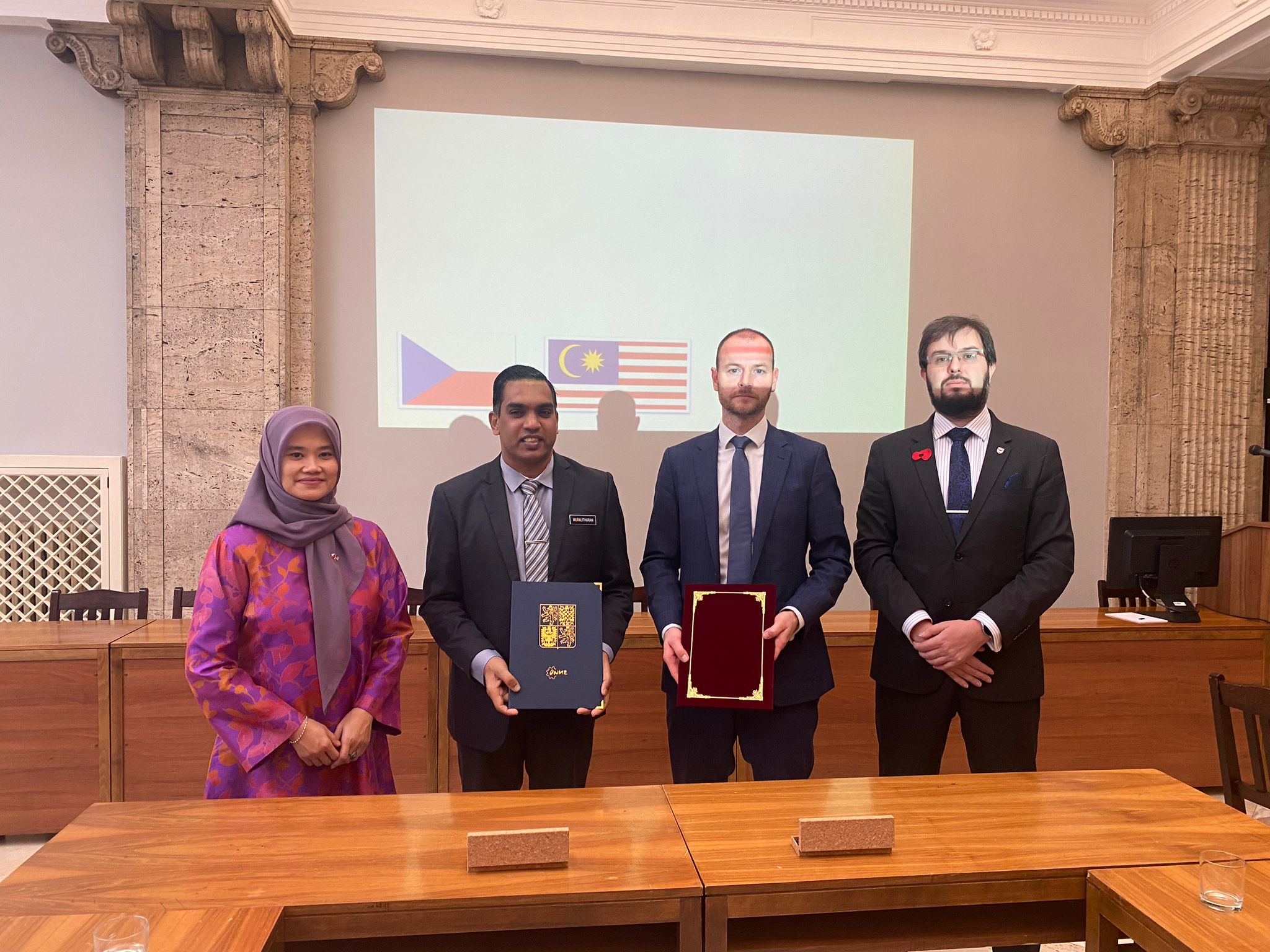 LAWATAN_KERJA_MDA_BERSAMA_DENGAN_INDUSTRI_PERANTI_PERUBATAN_MALAYSIA_KE_REPUBLIK_CZECH